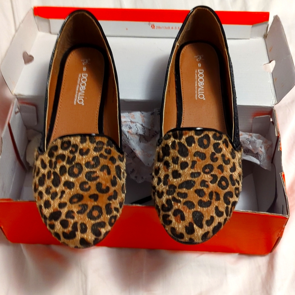 Dooballo carmel leopard Moon Walk flats size 8. Brand new in box
